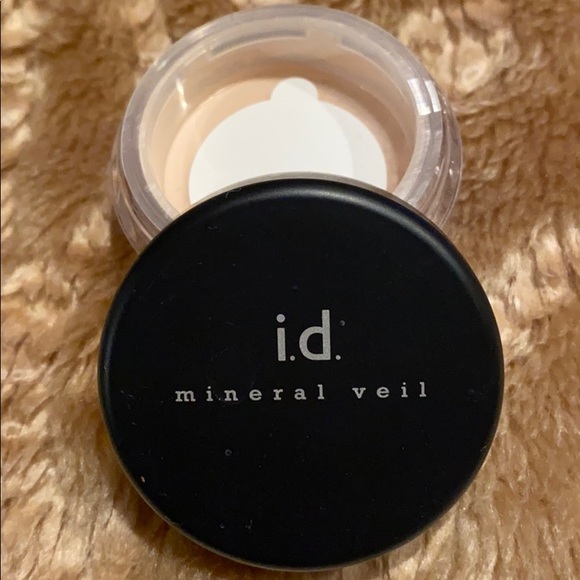 🎉🎉HP🎉🎉~bareMinerals i.d.~ Mineral Veil Powder - Picture 2 of 3